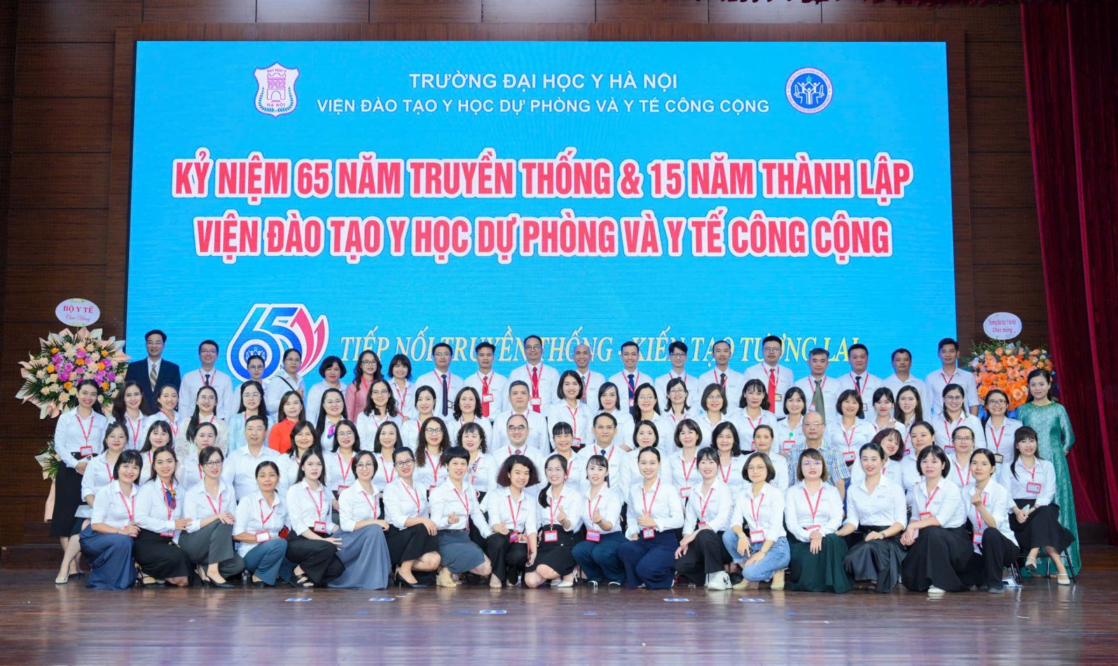 KỶ NIỆM 65 NĂM TRUYỀN THỐNG VÀ 15 NĂM THÀNH LẬP VIỆN ĐÀO TẠO Y HỌC DỰ PHÒNG VÀ Y TẾ CÔNG CỘNG – TRƯỜNG ĐẠI HỌC Y HÀ NỘI